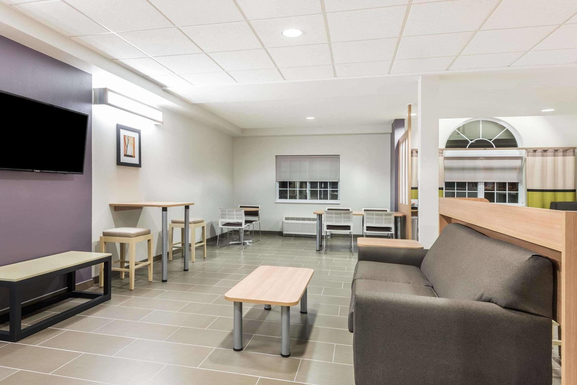 Microtel Inn & Suites By Wyndham Beaver Falls Eksteriør billede